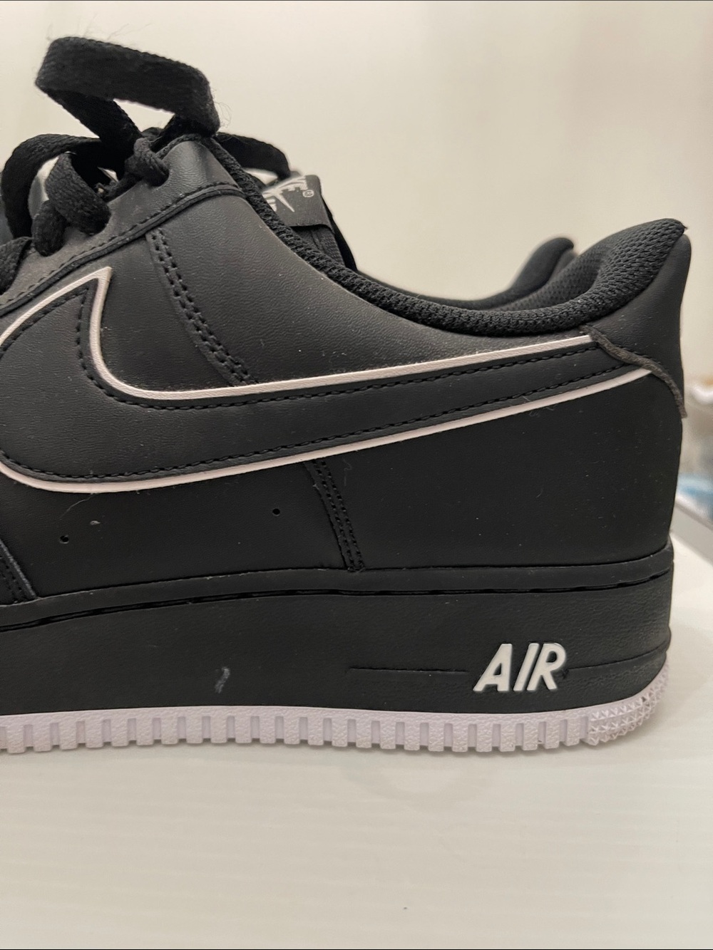 NIKE AIR FORCE 1 07 BLACK WHITE LEATHER SNEAKERS MENS SIZE 12 - Picture 4 of 14